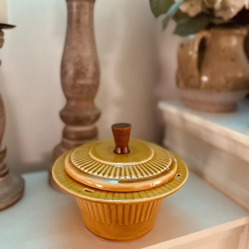 Retro CALIFORNIA POTTERY Calif 510 Golden Yellow rib Lidded Bowl wooden handle